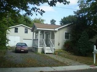 9 S 10th St, Del Haven, NJ 08251
