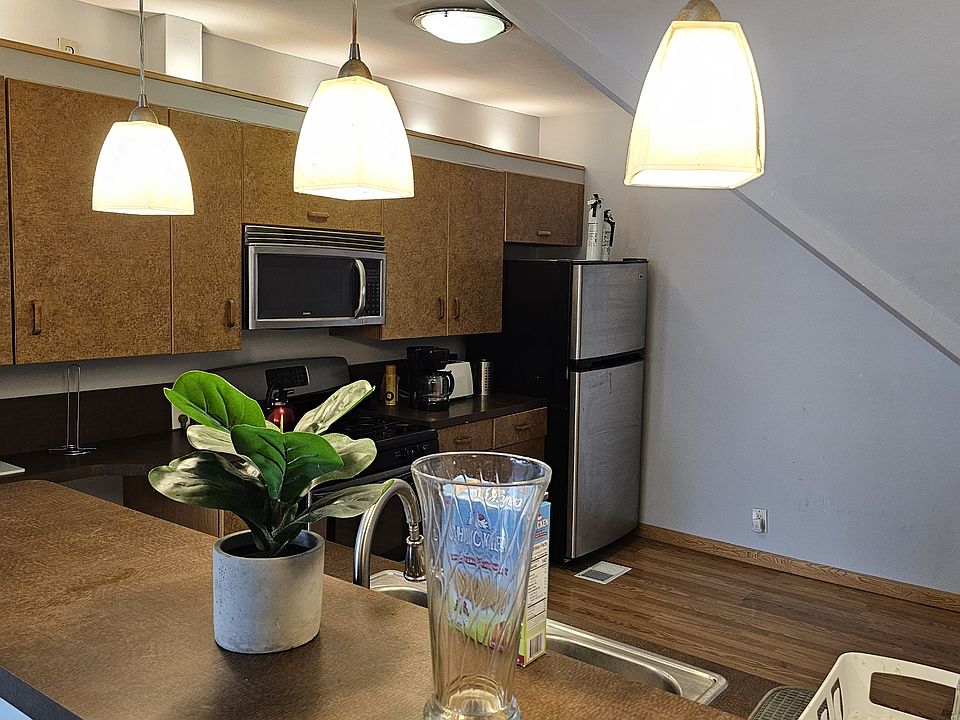1st image of 419 Richmond Ave #4