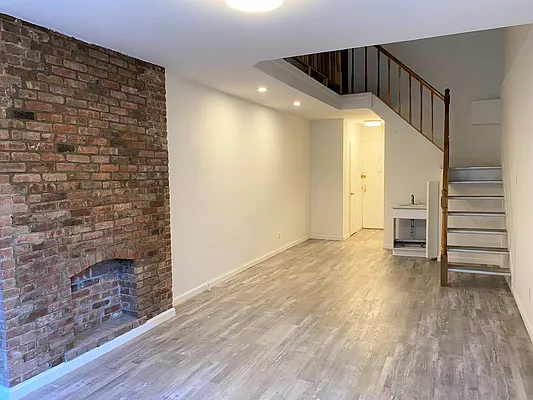 Rented by Byson Real Estate Company | media 16