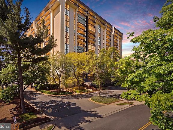 2nd image of 5300 Holmes Run Pkwy APT 707