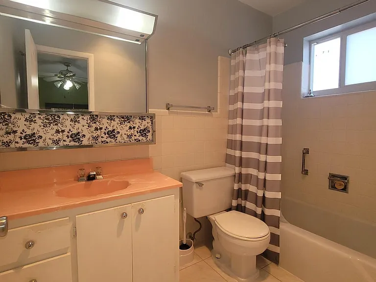 1818 Rodman St #2C — Photo 32