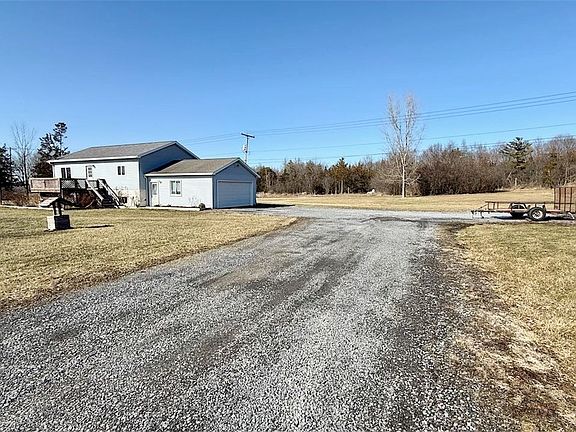 3rd image of 923 Poplar Ridge Rd