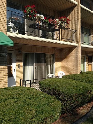 1st image of 10316 S Komensky Ave APT 1B