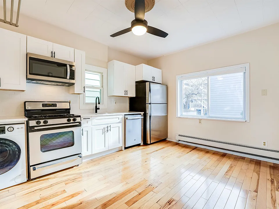 100 W 17th St #1
