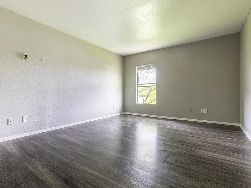 4584 W Kiest Blvd #1091