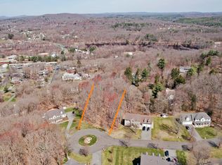 8 Patriot Ridge Ln, Wilbraham, MA 01095