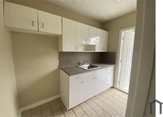 5th image of 981 NW 16th Ave