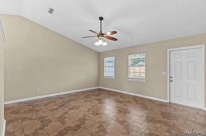 105 Periwinkle Ct — Photo 14