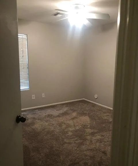 960 E Mountain View Rd — Photo 14