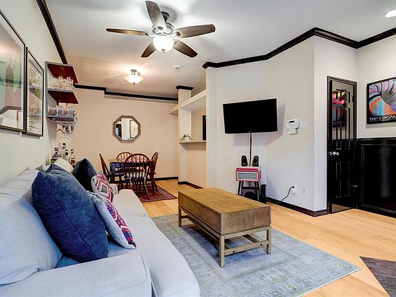 3rd image of 617 W Drew St