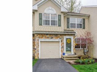 3717 Honey Locust Dr, Phoenixville, PA 19460