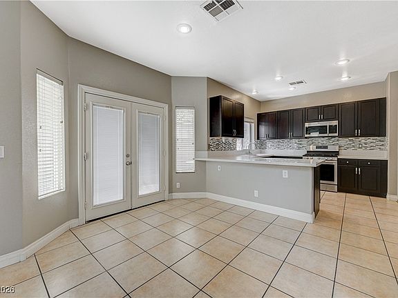 4th image of 971 Whispering Grove Ave