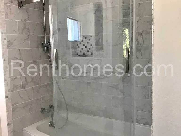 11245 Forestview Ln — Photo 10