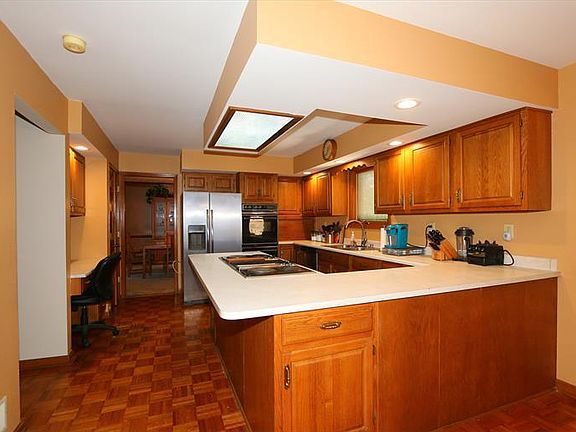 4th image of 8656 Valley Circle Dr