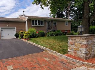 35 Ross Dr, Yorktown Heights, NY 10598