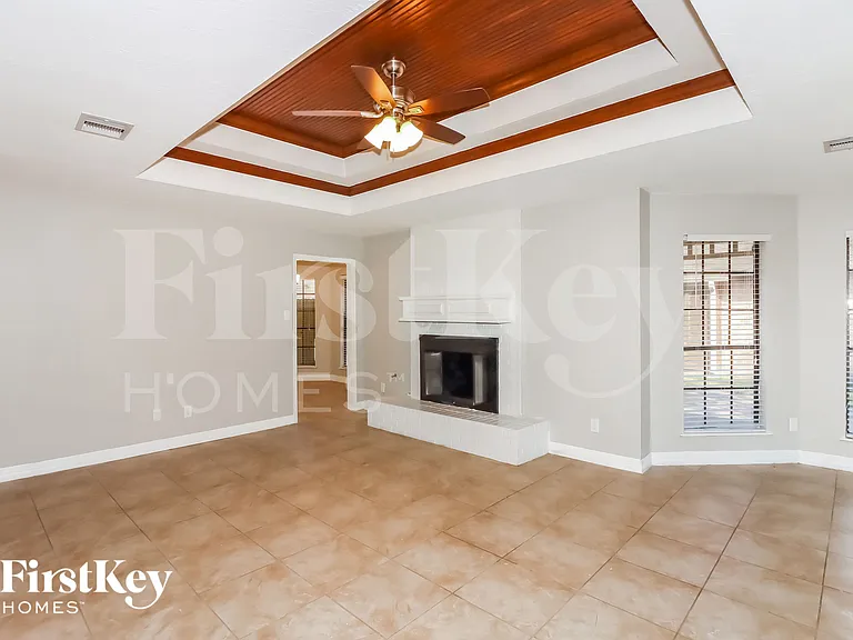 6611 Gleneagles Dr — Photo 4
