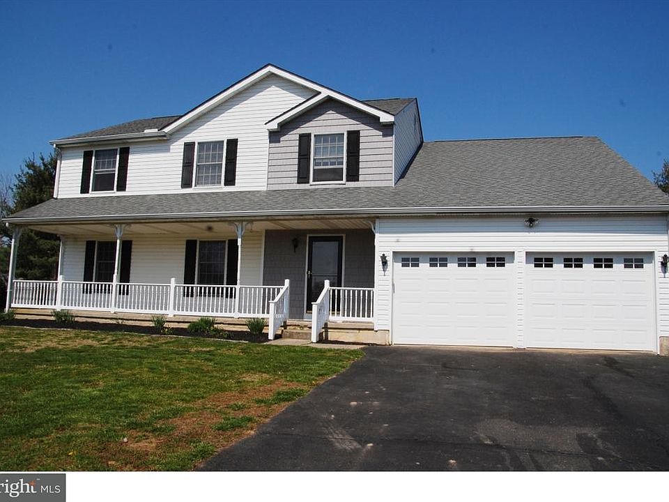 1st image of 904 Waterlilly Ln