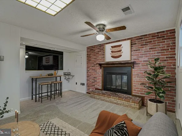 11501 Cordwall Dr, Beltsville, MD 20705