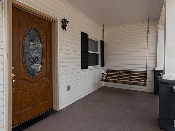 4th image of 632 Cherry St