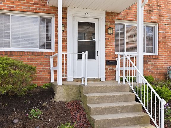 3rd image of 45 Greenbush St