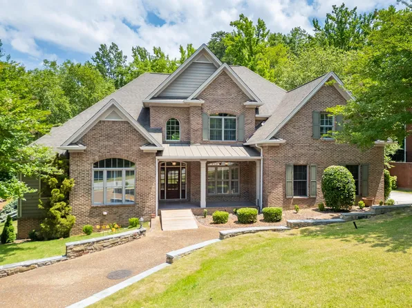 9547 Legacy Oaks Dr, Ooltewah, TN 37363