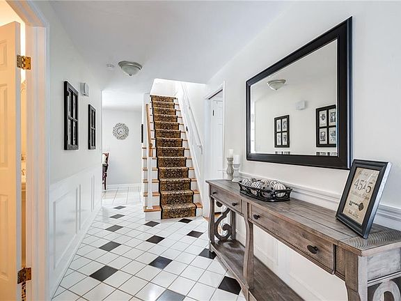 4th image of 4515 Waltham Dr