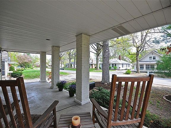 5th image of 5864 Indianola Ave