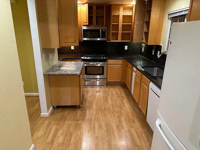 368 N El Camino Real — Photo 11