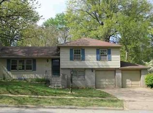 1638 SW Withdean Rd, Topeka, KS 66611