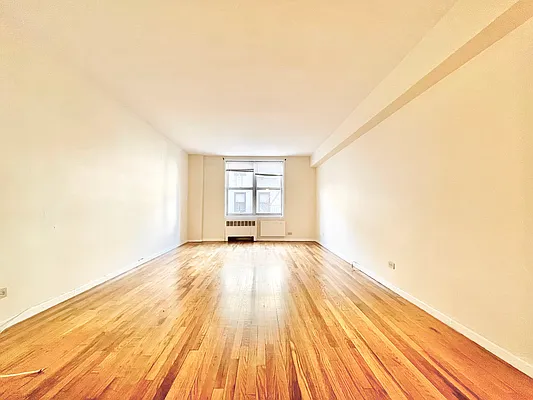 Rented by Keller Williams NYC | media 19