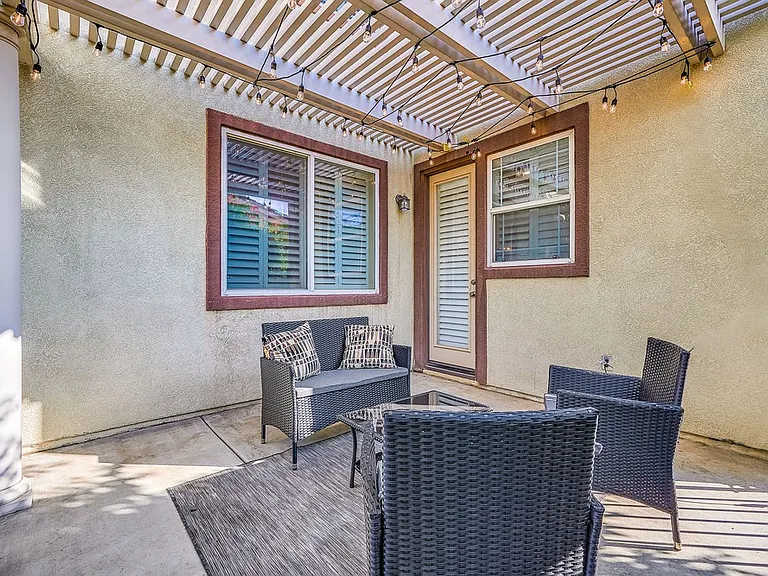 15211 Holiday Dr — Photo 27
