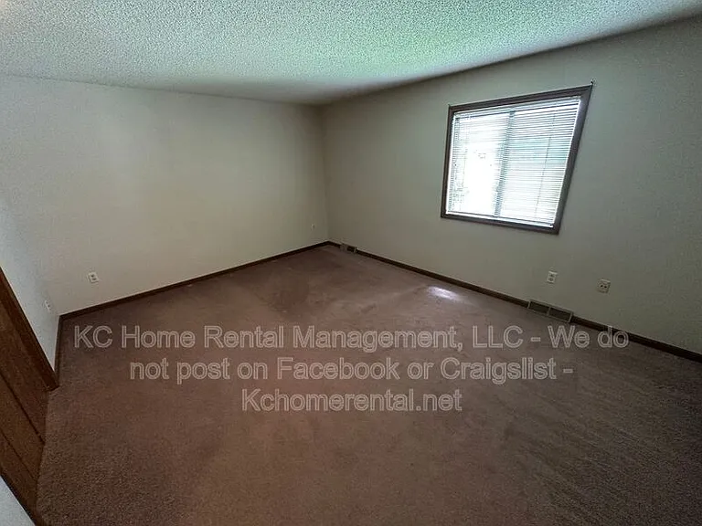 6251 Rene St — Photo 15