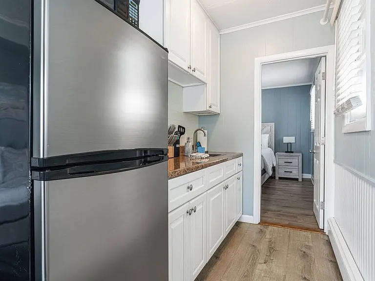 46 E Grand Ave — Photo 6
