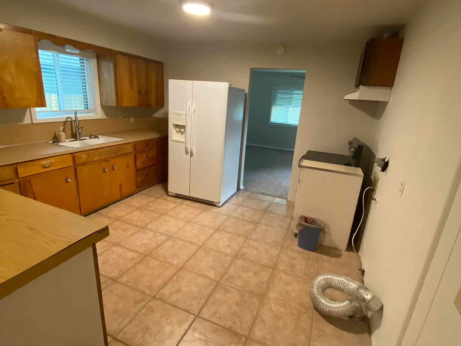 2 bed, 988 sqft, $1,800 — Photo 3