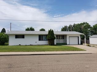309 Cooke St, Glendive, MT 59330