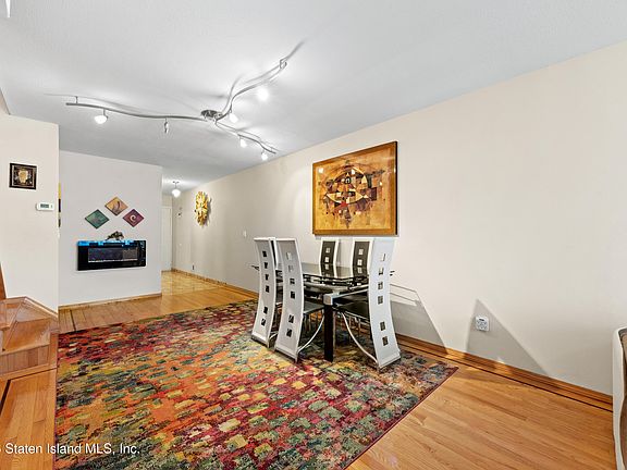 4th image of 979 W Fingerboard Rd