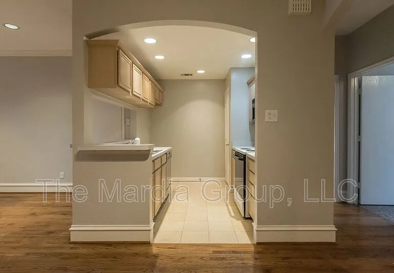 3904 Brandon Park Dr — Photo 8