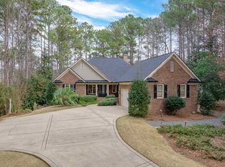 2701 Parrotts Pointe Rd, Greensboro, GA 30642