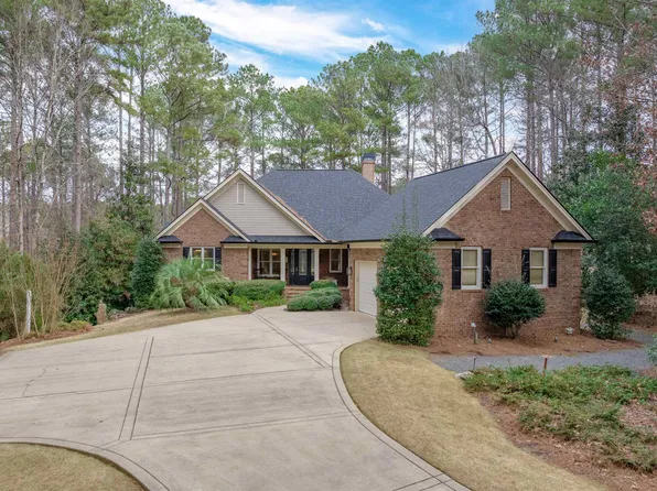 2701 Parrotts Pointe Rd, Greensboro, GA 30642