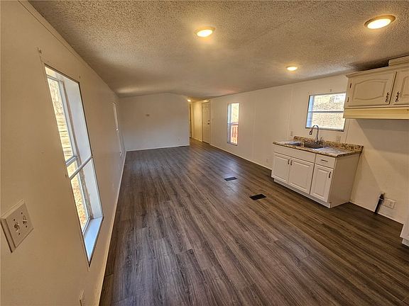 5th image of 262 Rearick Rd