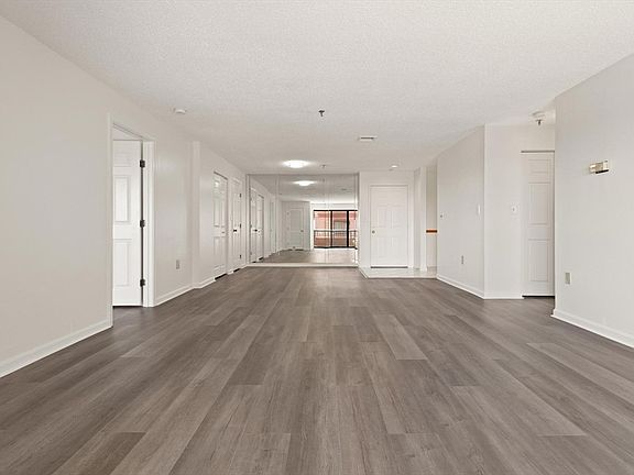 5th image of 3920 Mystic Valley Pkwy APT 816