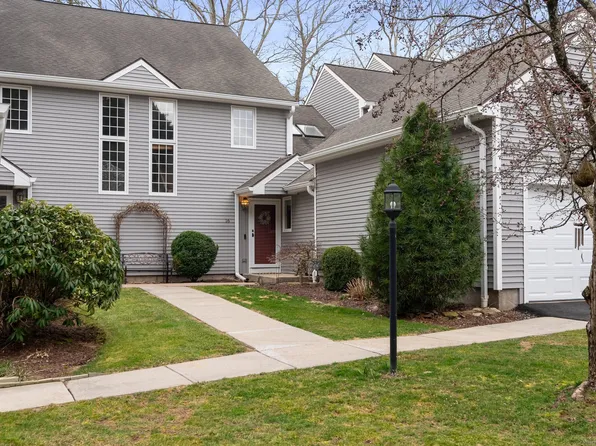 16 Suffolk Road #16, Glastonbury, CT 06073