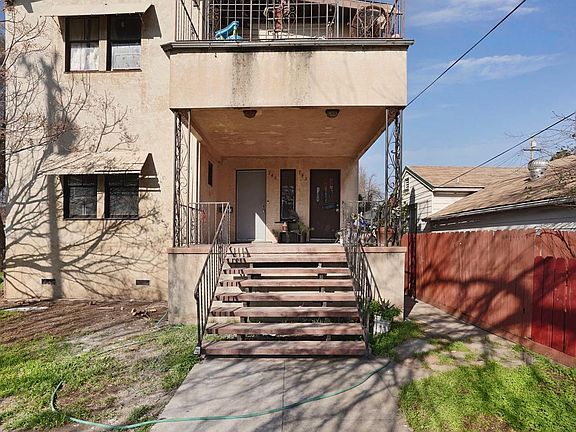 3rd image of 743 W Park St