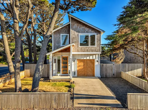 115 W Surfcrest Ave, Cannon Beach, OR 97110
