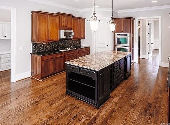 5th image of 119 E Cold Hollow Farms Dr