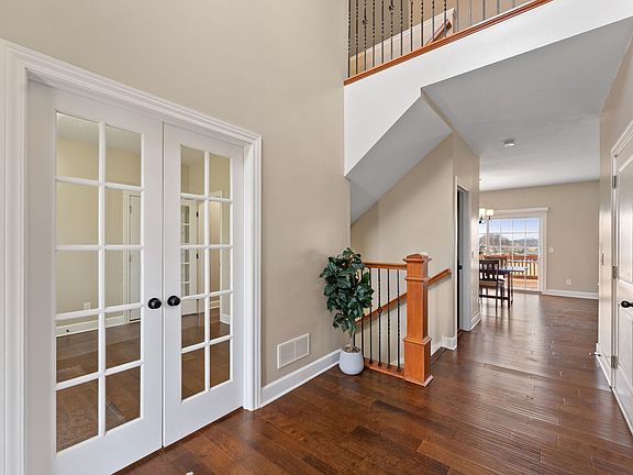 4th image of 17 Blackstone Cir