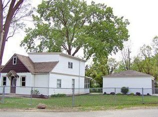 537 W Hawthorne Dr, Round Lake Beach, IL 60073