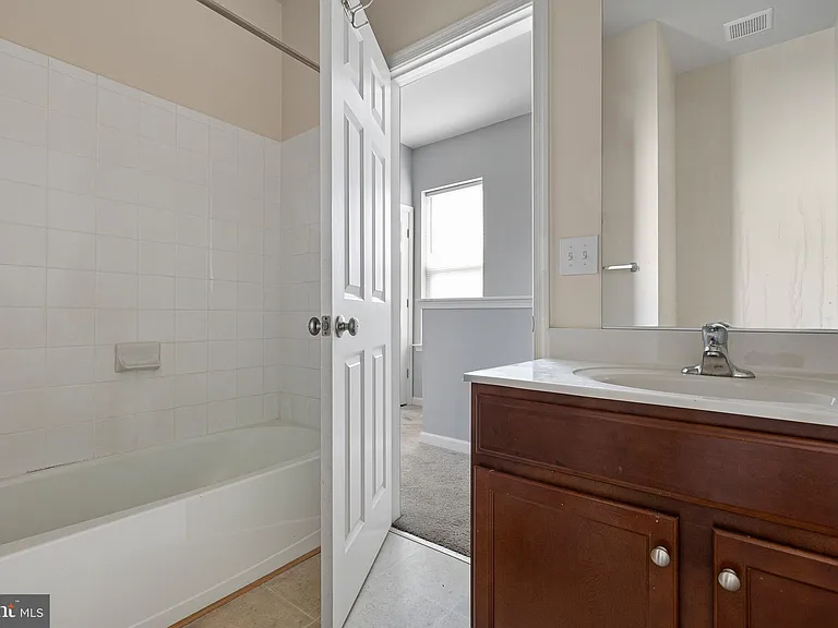 624 McComb Pl — Photo 10
