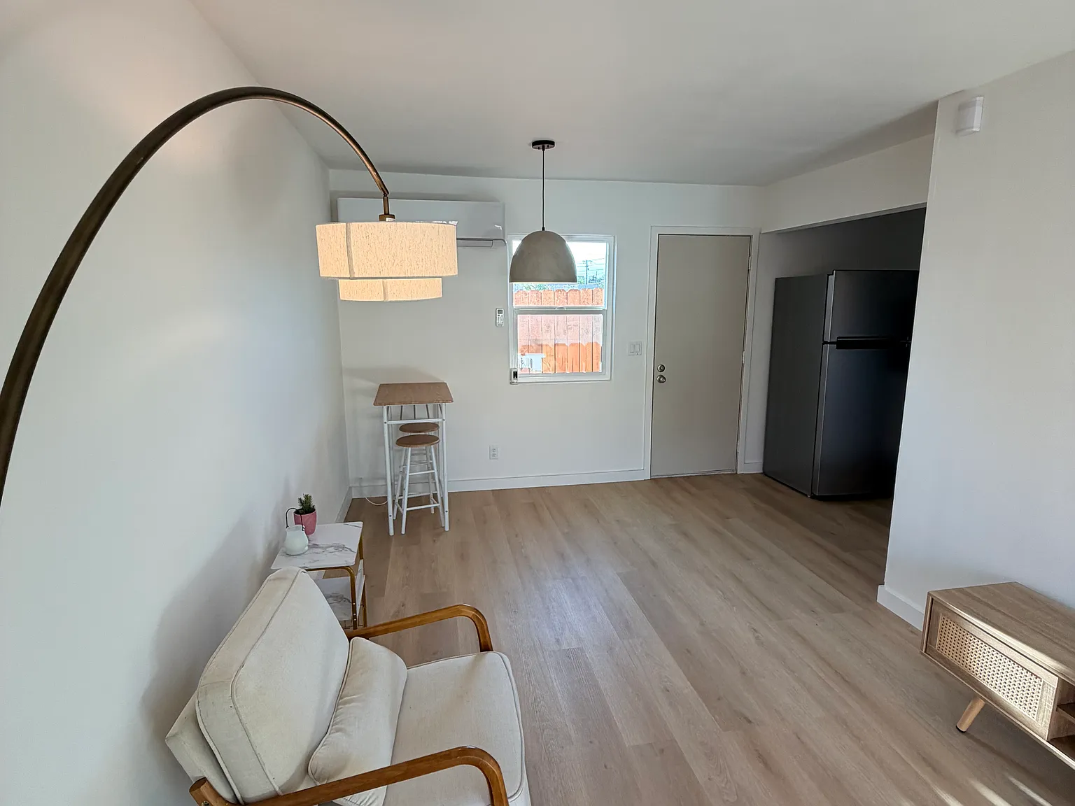 1 bed, 500 sqft, $1,600 — Photo 3