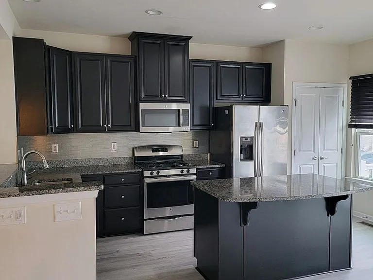 4014 Luminary Dr — Photo 7